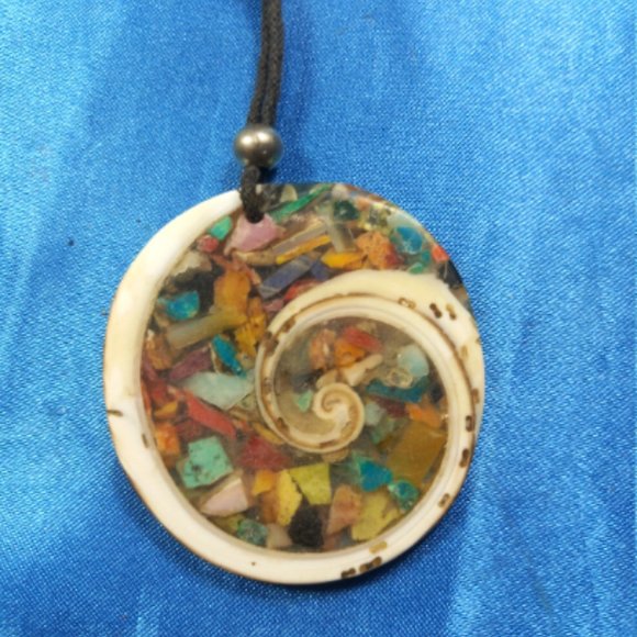 Peruvian adjustable pearl shell necklace - Picture 6 of 8